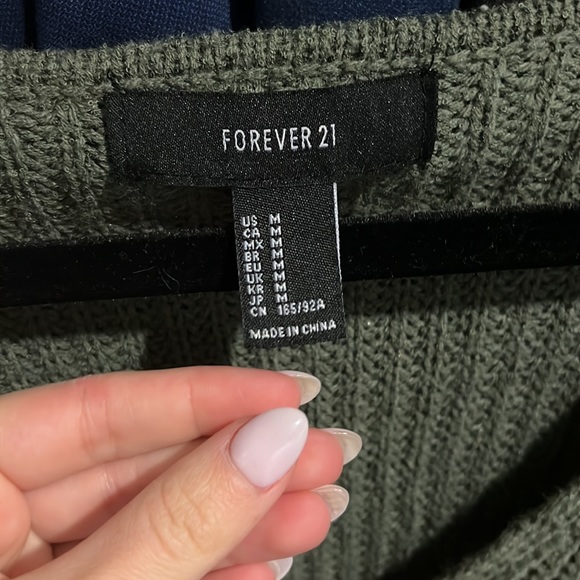 Forever 21 Green Sweater - Picture 2 of 2